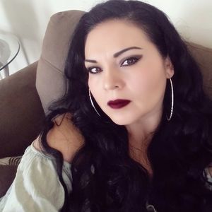 Meet your Posher, Isela